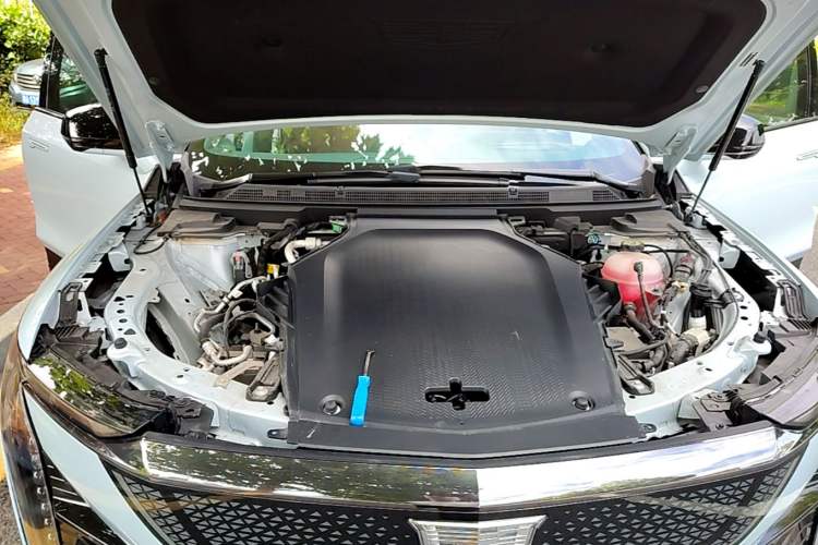 Used Cadillac OPTIQ 2024 Four-Wheel Drive Long-Range Version Engine Bay