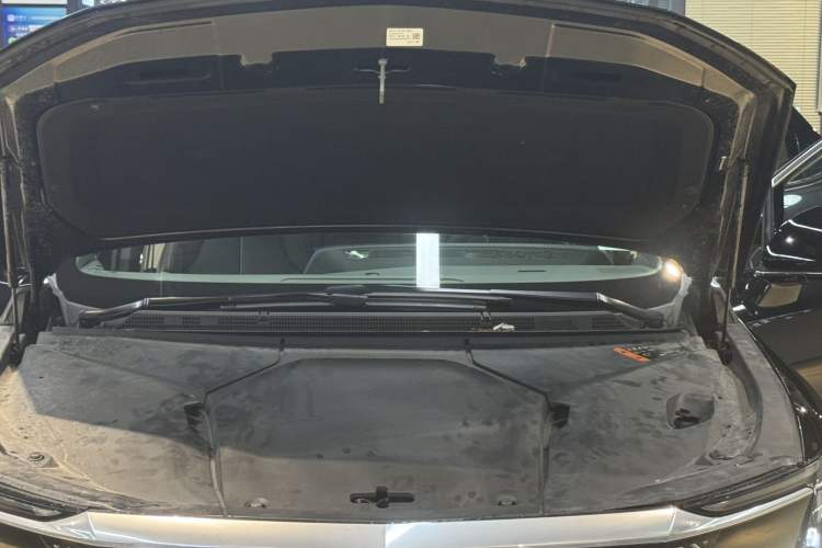 Used Cadillac OPTIQ 2024 Standard Range Version Engine Bay