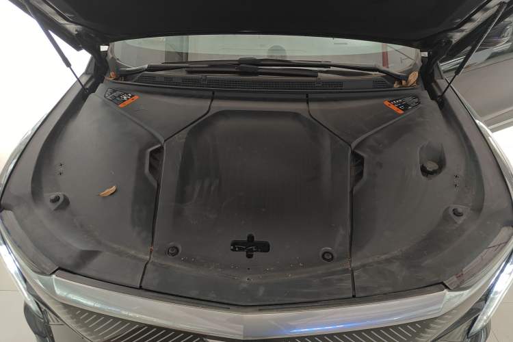 Used Cadillac OPTIQ 2024 Standard Range Version Engine Bay