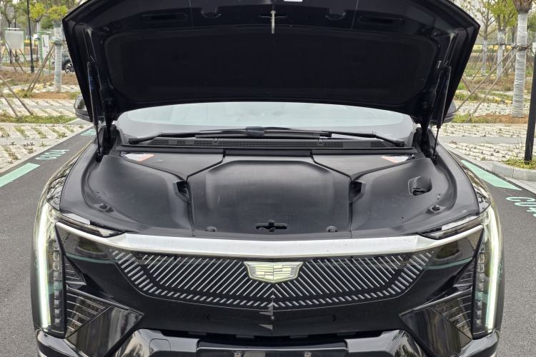 Used Cadillac OPTIQ 2024 Standard Range Version Engine Bay