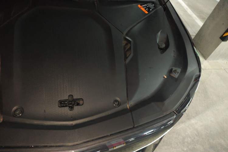 Used Cadillac OPTIQ 2024 Four-Wheel Drive Long-Range Version Engine Bay Left