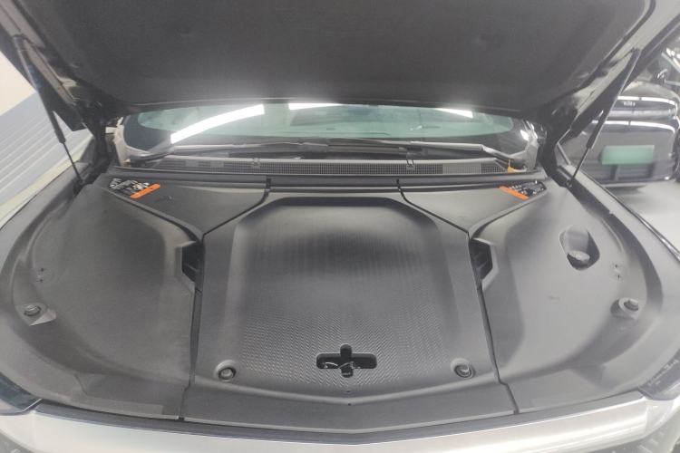 Used Cadillac OPTIQ 2024 Standard Range Version Engine Bay