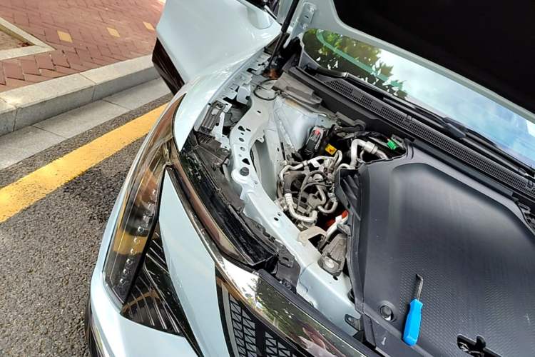 Used Cadillac OPTIQ 2024 Four-Wheel Drive Long-Range Version Engine Bay Right