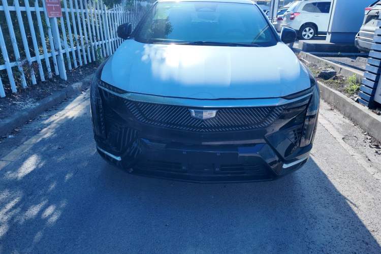 Used Cadillac OPTIQ 2024 Standard Range Version Exterior 1