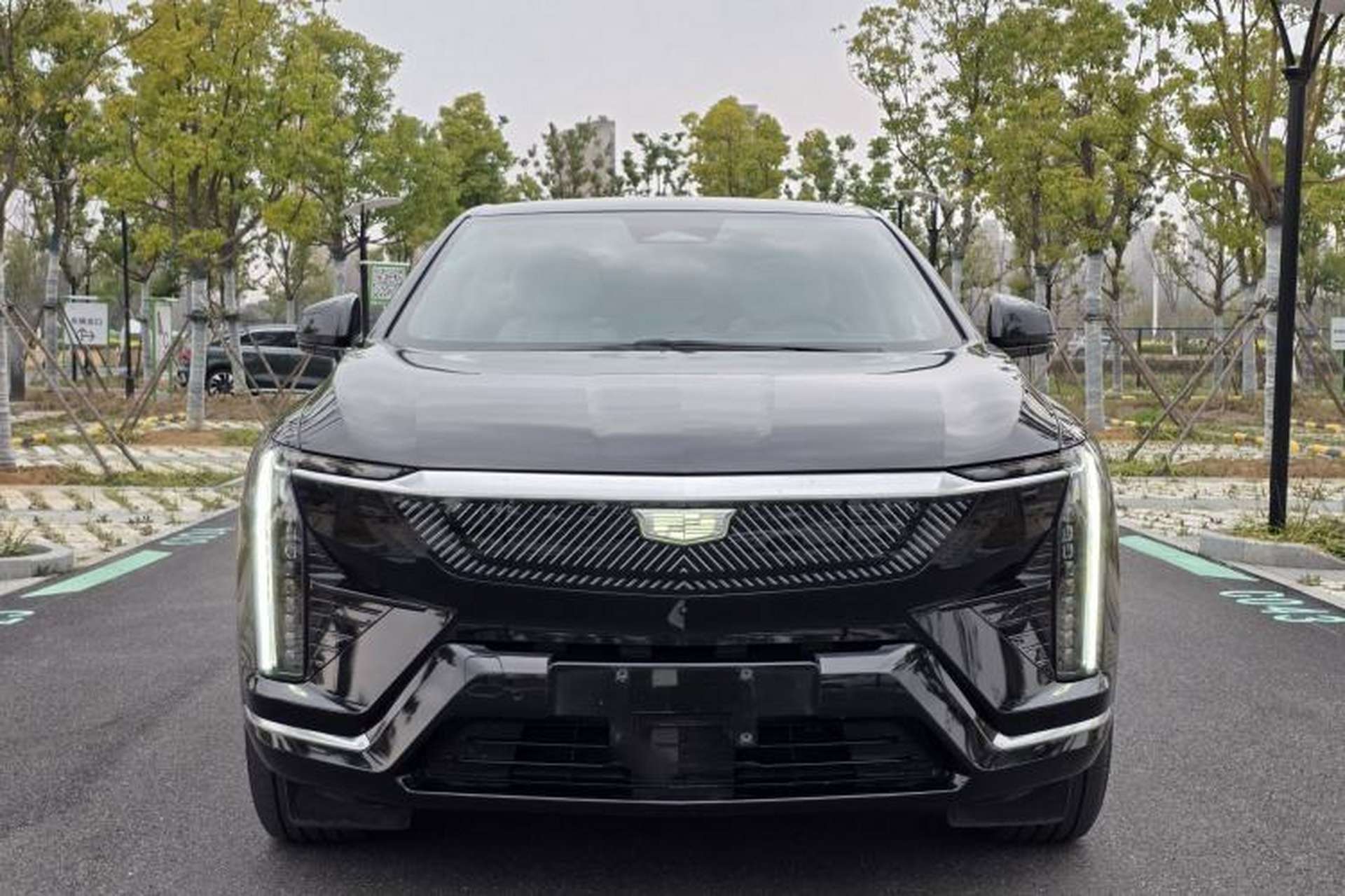 Used Cadillac OPTIQ 2024 Standard Range Version Exterior 1