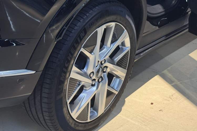 Used Cadillac OPTIQ 2024 Standard Range Version Exterior 10