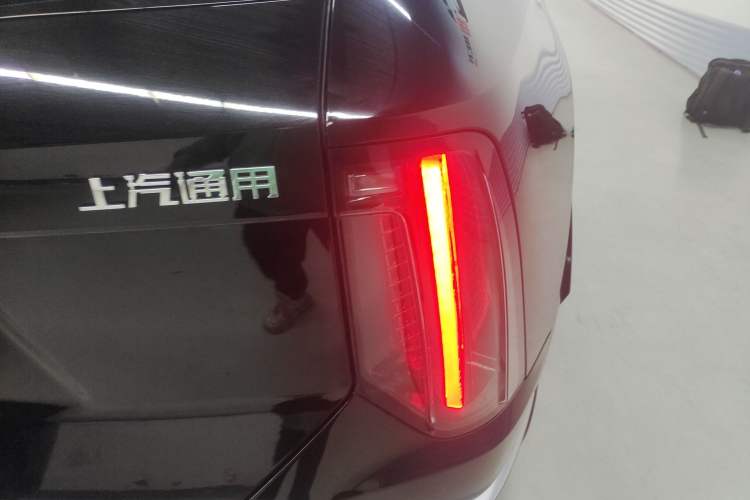 Used Cadillac OPTIQ 2024 Standard Range Version Exterior 3