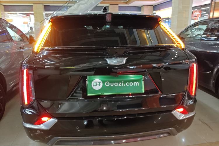 Used Cadillac OPTIQ 2024 Standard Range Version Exterior 4
