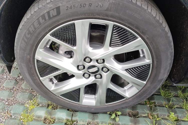 Used Cadillac OPTIQ 2024 Standard Range Version Exterior 4