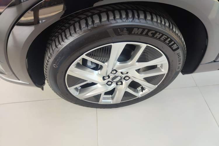 Used Cadillac OPTIQ 2024 Standard Range Version Exterior 4