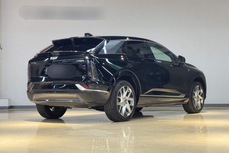 Used Cadillac OPTIQ 2024 Standard Range Version Exterior 5