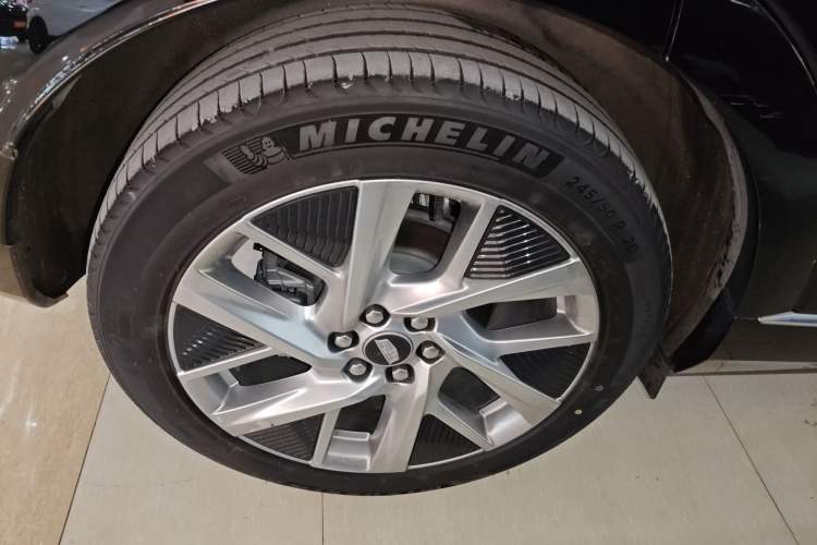 Used Cadillac OPTIQ 2024 Standard Range Version Exterior 8