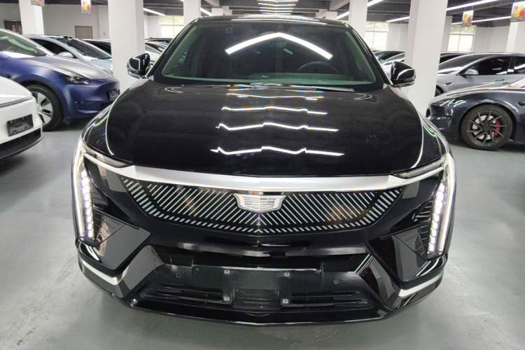Used Cadillac OPTIQ 2024 Standard Range Version Front