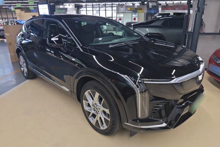 Used Cadillac OPTIQ 2024 Standard Range Version Front Right 45 Deg