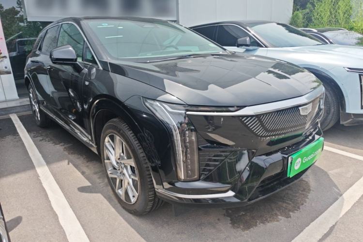 Used Cadillac OPTIQ 2024 Standard Range Version Front Right 45 Deg