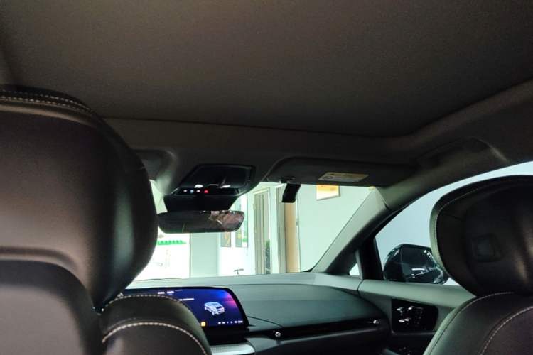 Used Cadillac OPTIQ 2024 Standard Range Version Headliner