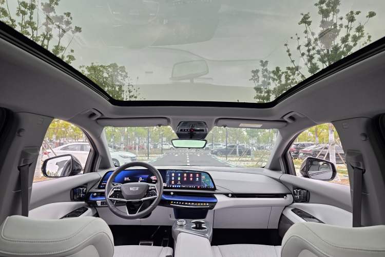 Used Cadillac OPTIQ 2024 Standard Range Version Headliner