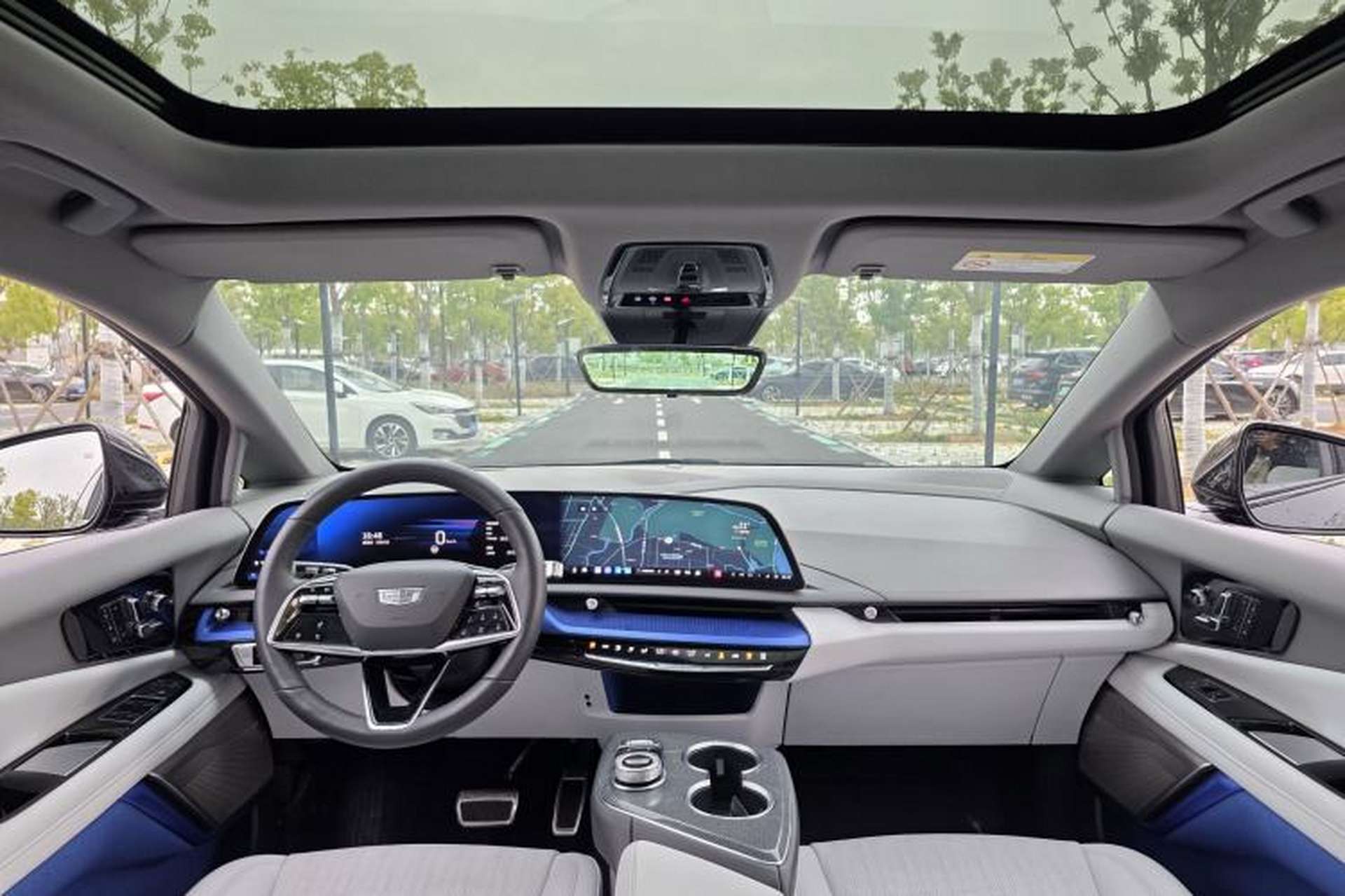 Used Cadillac OPTIQ 2024 Standard Range Version Interior 1