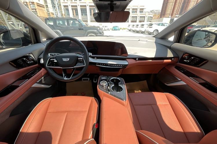 Used Cadillac OPTIQ 2024 Standard Range Version Interior 1