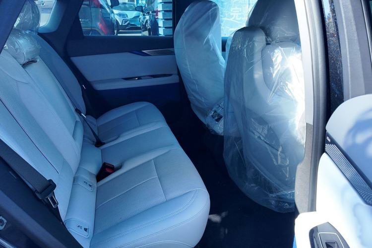 Used Cadillac OPTIQ 2024 Standard Range Version Interior 10