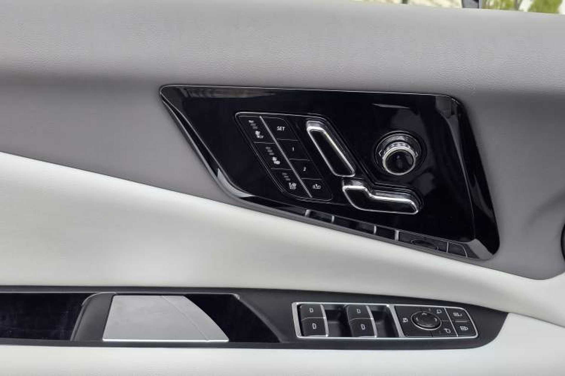 Used Cadillac OPTIQ 2024 Standard Range Version Interior 10