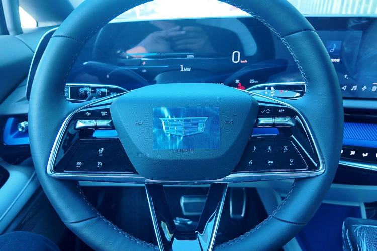 Used Cadillac OPTIQ 2024 Standard Range Version Interior 3