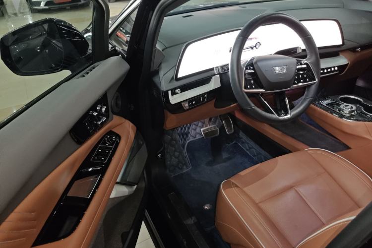 Used Cadillac OPTIQ 2024 Standard Range Version Interior 3