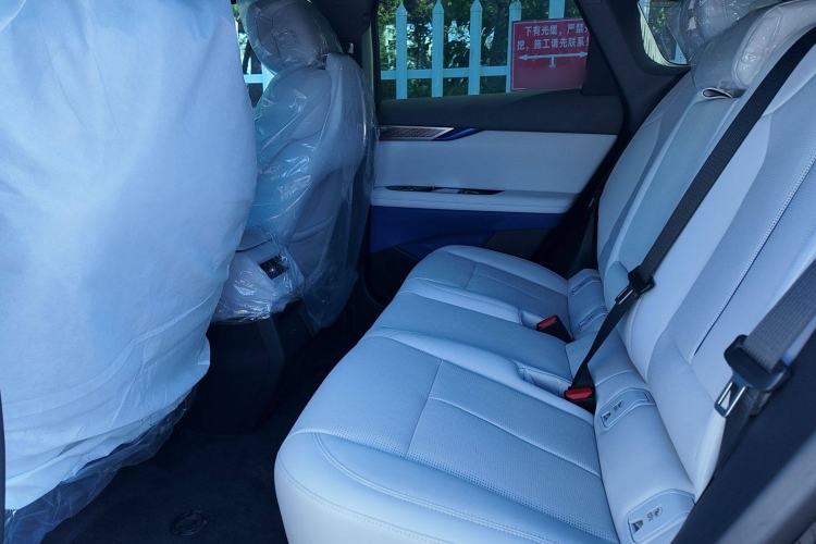 Used Cadillac OPTIQ 2024 Standard Range Version Interior 6