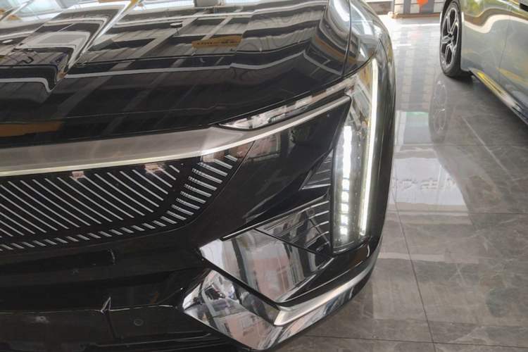 Used Cadillac OPTIQ 2024 Standard Range Version Left Front Headlight