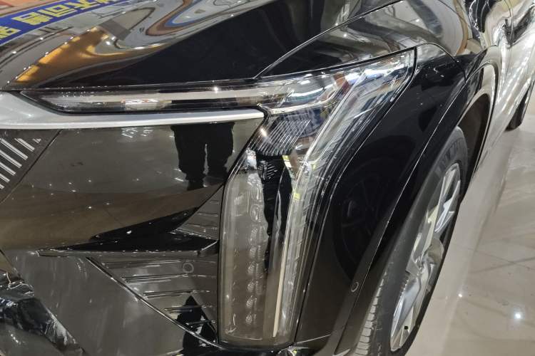 Used Cadillac OPTIQ 2024 Standard Range Version Left Front Headlight