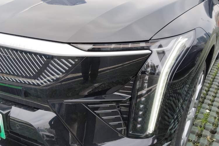 Used Cadillac OPTIQ 2024 Standard Range Version Left Front Headlight