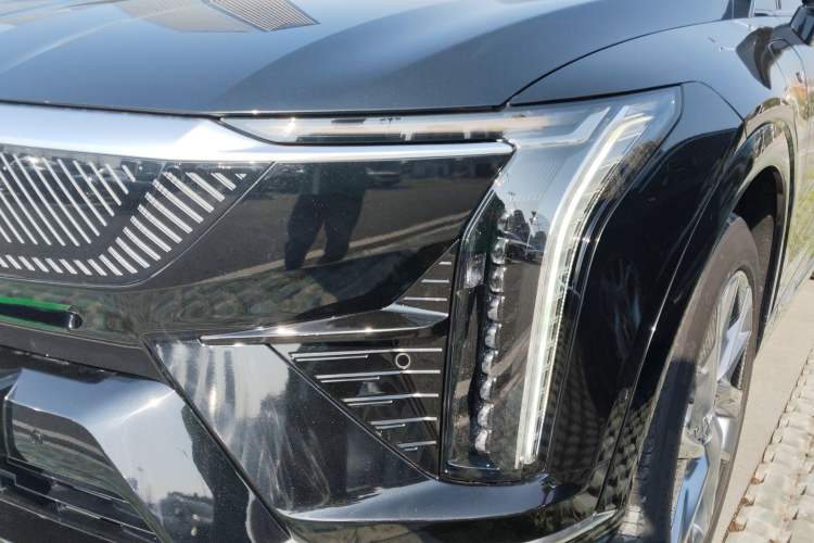 Used Cadillac OPTIQ 2024 Standard Range Version Left Front Headlight