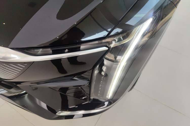 Used Cadillac OPTIQ 2024 Standard Range Version Left Front Headlight