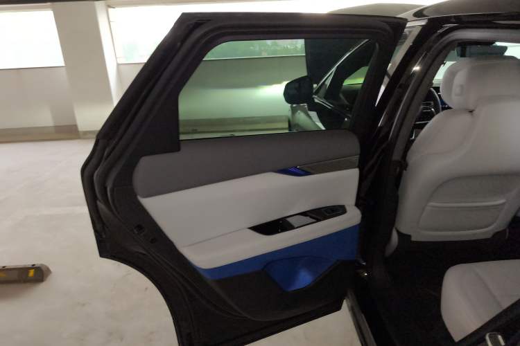 Used Cadillac OPTIQ 2024 Standard Range Version Left Rear Door Interior