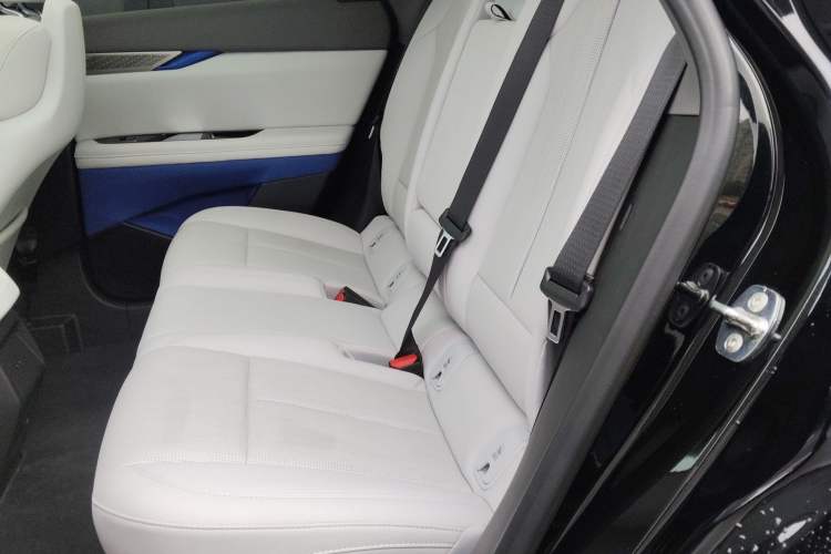 Used Cadillac OPTIQ 2024 Standard Range Version Left Rear Seat