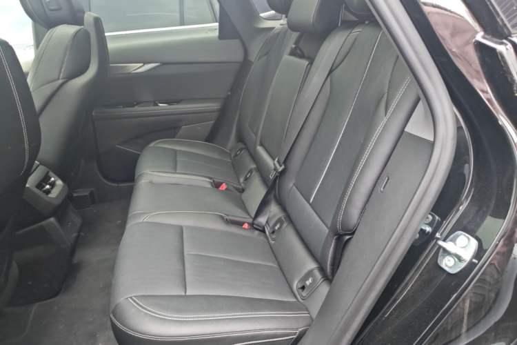 Used Cadillac OPTIQ 2024 Standard Range Version Left Rear Seat