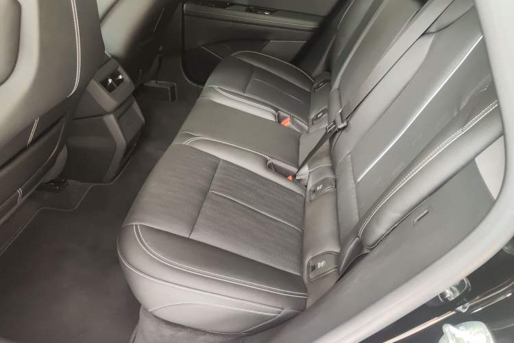 Used Cadillac OPTIQ 2024 Standard Range Version Left Rear Seat