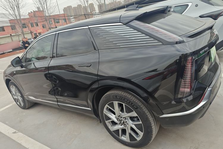 Used Cadillac OPTIQ 2024 Standard Range Version Left Side