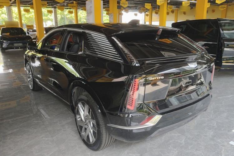 Used Cadillac OPTIQ 2024 Standard Range Version Rear Left 45 Deg