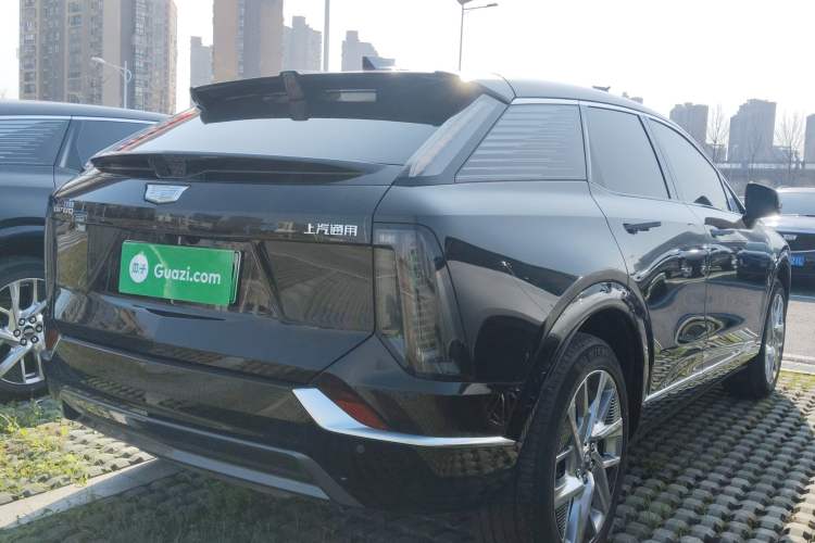 Used Cadillac OPTIQ 2024 Standard Range Version Rear Right 45 Deg