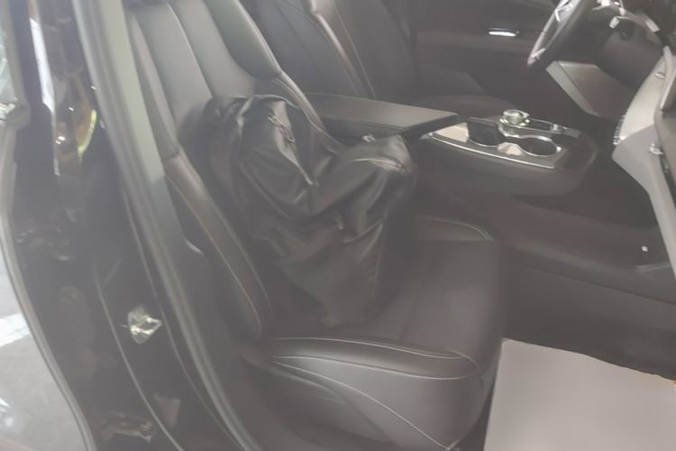 Used Cadillac OPTIQ 2024 Standard Range Version Right Front Seat