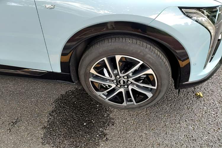 Used Cadillac OPTIQ 2024 Four-Wheel Drive Long-Range Version Right Front Wheel Hub