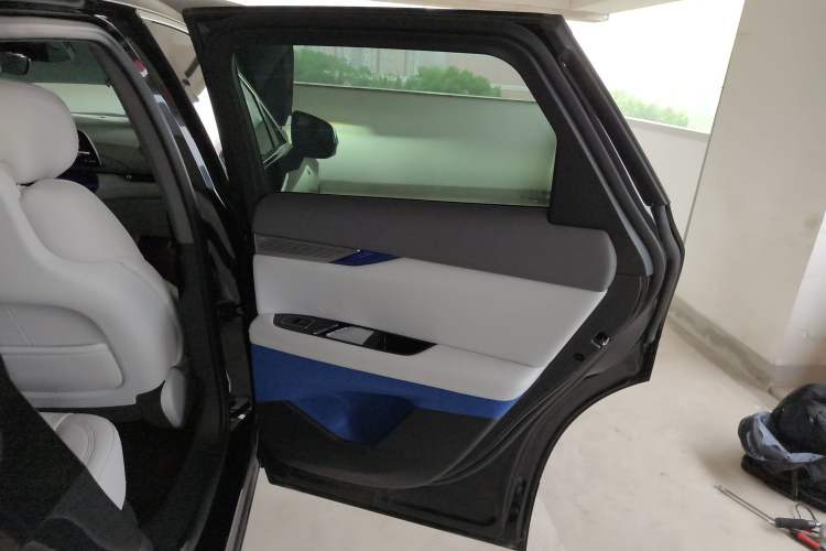 Used Cadillac OPTIQ 2024 Standard Range Version Right Rear Door Interior