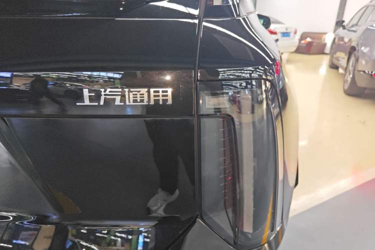 Used Cadillac OPTIQ 2024 Standard Range Version Right Rear Taillight