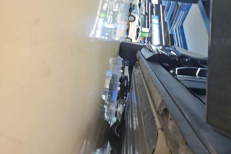 Used Cadillac OPTIQ 2024 Standard Range Version Right Side Sill