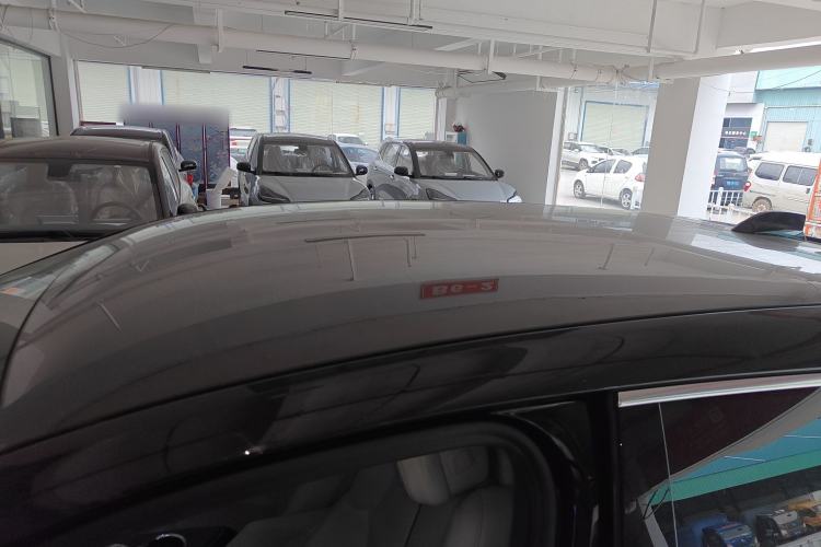 Used Cadillac OPTIQ 2024 Standard Range Version Roof