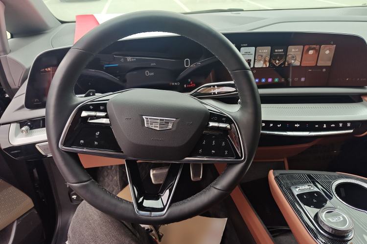 Used Cadillac OPTIQ 2024 Standard Range Version Steering Wheel