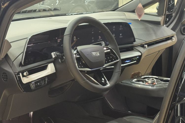 Used Cadillac OPTIQ 2024 Standard Range Version Steering Wheel