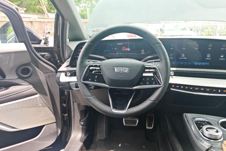 Used Cadillac OPTIQ 2024 Standard Range Version Steering Wheel