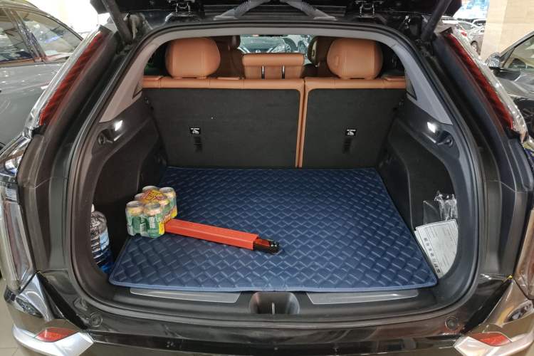 Used Cadillac OPTIQ 2024 Standard Range Version Trunk